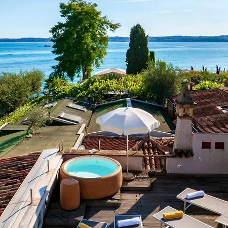 Villa Arcimboldo House 2&2, Emma Sirmione